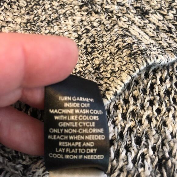 Torrid black white gray open knit long open front cardigan size 3 or 3X - Picture 8 of 14